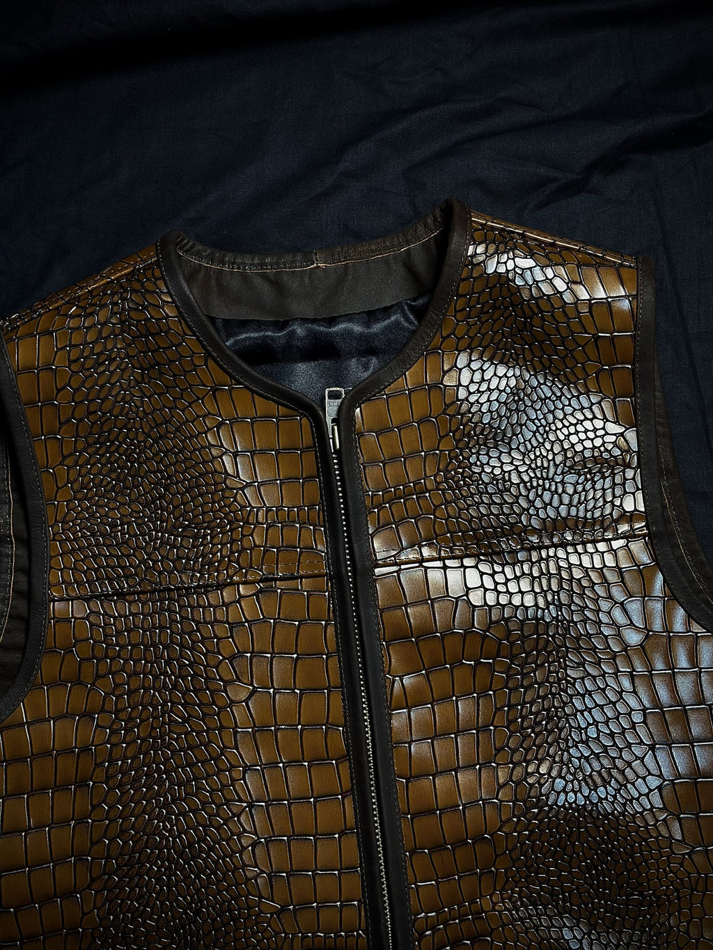 Brown Shiny Gator Euro Cut