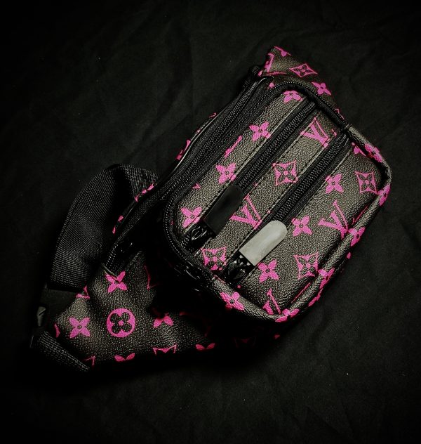 Pink Iv fanny pack - Image 2